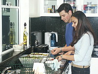 Click to enlarge (94293 bytes)